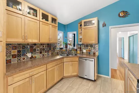 6105 Broadmoor Dr, La Mesa, CA 91942 photo 14