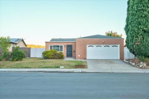 1035 Worthington St, San Diego, CA 92114