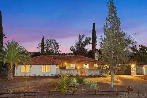 Exterior - 2477 Reill View Dr, Escondido, CA 92025 photo 2 of 10