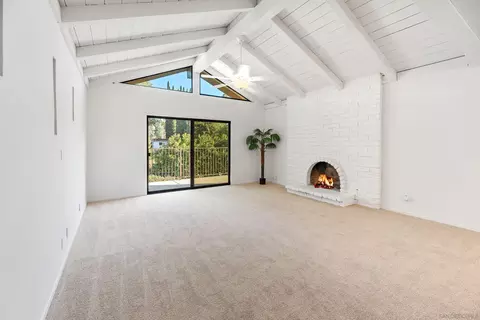 Living - 2896 Mary Ln, Escondido, CA 92025 photo 8 of 9