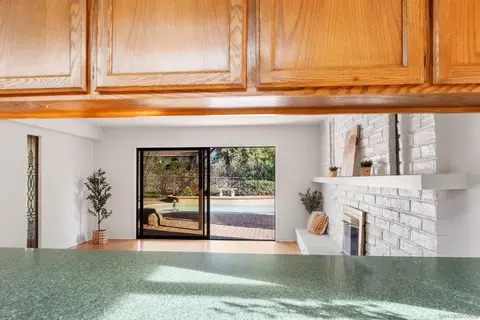 Living - 2896 Mary Ln, Escondido, CA 92025 photo 5 of 9