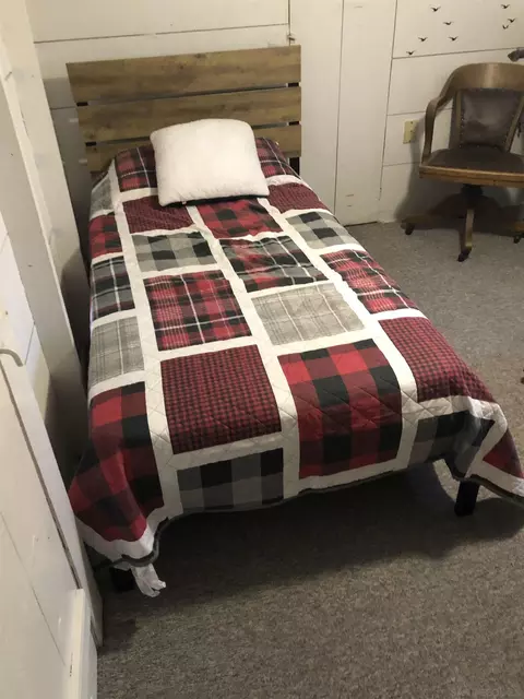 Bedroom - 1474 Betty St, Wrightwood, CA 92397 photo 7 of 8