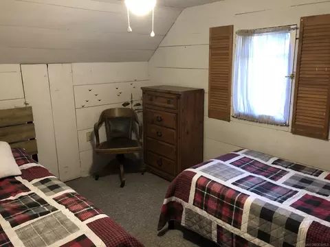Bedroom - 1474 Betty St, Wrightwood, CA 92397 photo 6 of 8