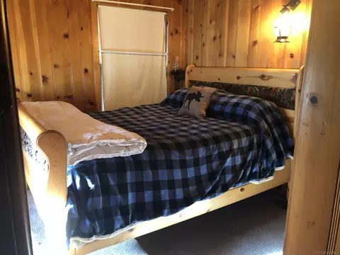 Bedroom - 1474 Betty St, Wrightwood, CA 92397 photo 2 of 8