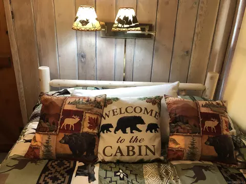 Bedroom - 1474 Betty St, Wrightwood, CA 92397 photo 5 of 8