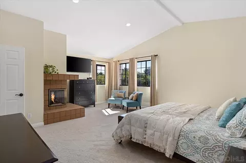 Bedroom - 14773 Oakline Rd, Poway, CA 92064 photo 4 of 9