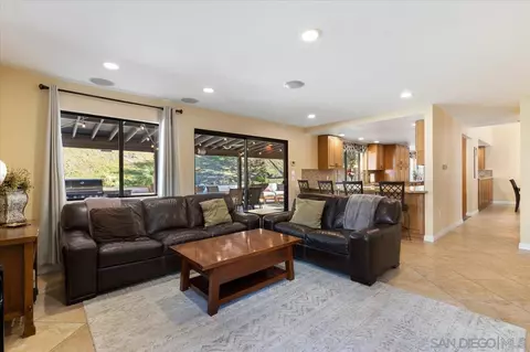 Living - 14773 Oakline Rd, Poway, CA 92064 photo 1 of 2