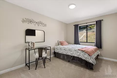 Bedroom - 14773 Oakline Rd, Poway, CA 92064 photo 5 of 9