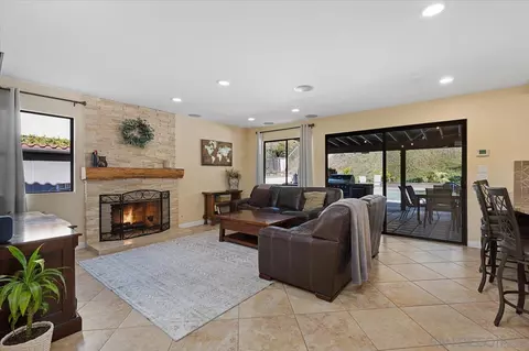Living - 14773 Oakline Rd, Poway, CA 92064 photo 2 of 2