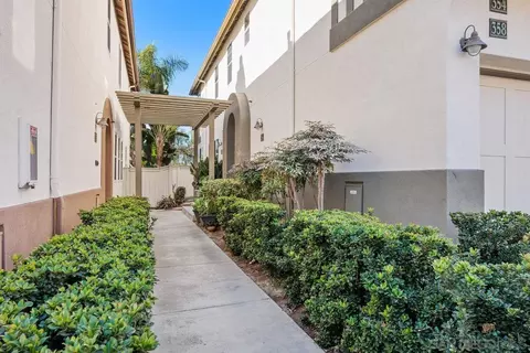 358 Carmel Creeper Pl, Encinitas, CA 92024 photo 2