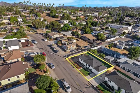 View/Area - 211 E California Ave, Vista, CA 92084 photo 5 of 8