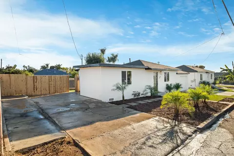 Exterior - 211 E California Ave, Vista, CA 92084 photo 4 of 7