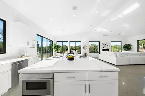 Kitchen - 14017-21 Hillside Dr, Jamul, CA 91935 photo 7 of 12