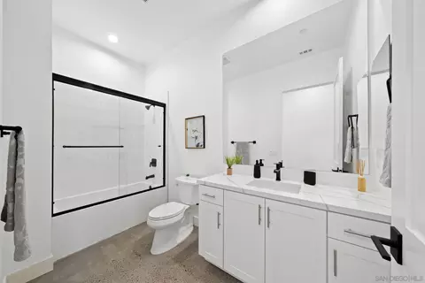 Bath - 14017-21 Hillside Dr, Jamul, CA 91935 photo 3 of 6