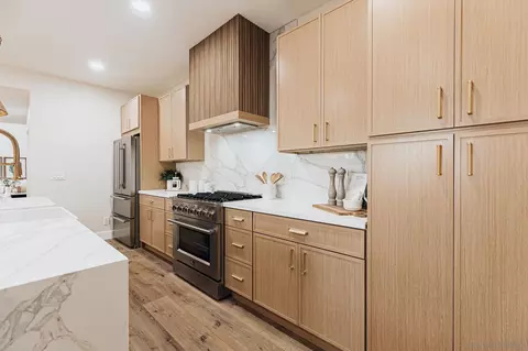 Kitchen - 6075 Hillpointe Row, La Jolla, CA 92037 photo 5 of 5