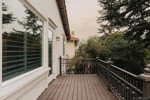 Exterior - 6075 Hillpointe Row, La Jolla, CA 92037 photo 2 of 4