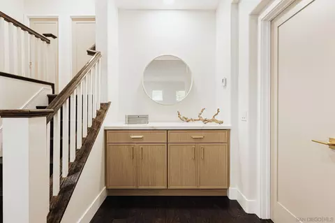 Entry Way - 6075 Hillpointe Row, La Jolla, CA 92037 photo 4 of 4
