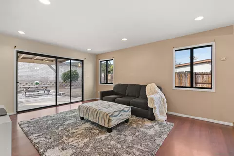 Living - 13314 Powers Rd, Poway, CA 92064 photo 1 of 2