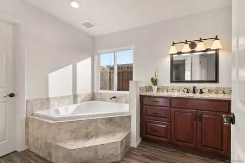Bath - 13314 Powers Rd, Poway, CA 92064 photo 2 of 3