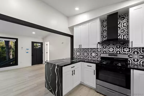 10150 Del Rio Rd, Spring Valley, CA 91977 photo 9