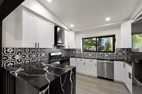 10150 Del Rio Rd, Spring Valley, CA 91977 photo 6
