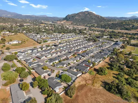 View/Area - 15935 Spring Oaks Rd #102, El Cajon, CA 92021 photo 4 of 5
