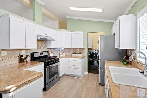 Kitchen - 15935 Spring Oaks Rd #102, El Cajon, CA 92021 photo 1 of 3