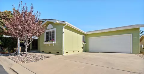Exterior - 15935 Spring Oaks Rd #102, El Cajon, CA 92021 photo 2 of 6