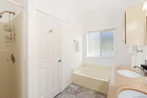 Bath - 15935 Spring Oaks Rd #102, El Cajon, CA 92021 photo 4 of 4