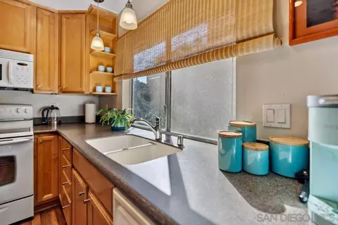 Kitchen - 10388 Seth Way, Santee, CA 92071 photo 3 of 4
