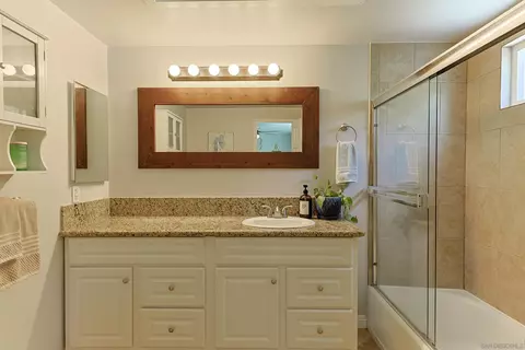 Bath - 760 S Vine St, Escondido, CA 92025 photo 3 of 4