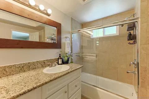 Bath - 760 S Vine St, Escondido, CA 92025 photo 4 of 4