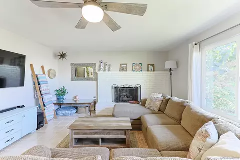 Living - 760 S Vine St, Escondido, CA 92025 photo 2 of 4