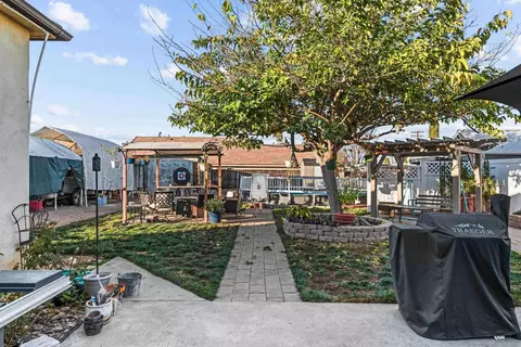 Exterior - 1184 Naranca Ave, El Cajon, CA 92021 photo 3 of 8