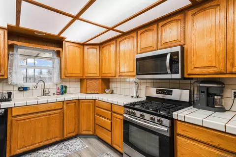 Kitchen - 1184 Naranca Ave, El Cajon, CA 92021 photo 3 of 3