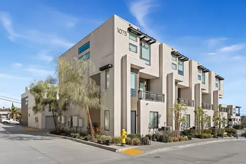 1075 32nd St #17, San Diego, CA 92102
