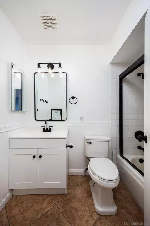 Bath - 4800 Williamsburg Ln #138, La Mesa, CA 91942 photo 2 of 2