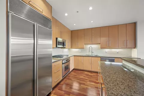 700 W Harbor Dr #103, San Diego, CA 92101