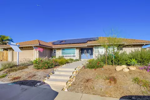 1477 Lakeridge Ln, El Cajon, CA 92020