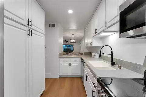 Kitchen - 5700 Baltimore Dr #201, La Mesa, CA 91942 photo 4 of 5