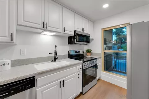 Kitchen - 5700 Baltimore Dr #201, La Mesa, CA 91942 photo 2 of 5