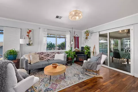 Living - 8515 Ellsworth Ln, Santee, CA 92071 photo 11 of 12