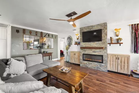 Living - 8515 Ellsworth Ln, Santee, CA 92071 photo 2 of 12