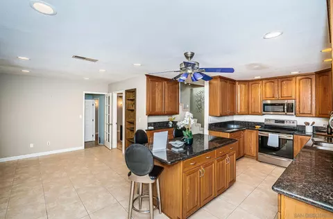 10730 Grand Fork Dr, Santee, CA 92071 photo 5