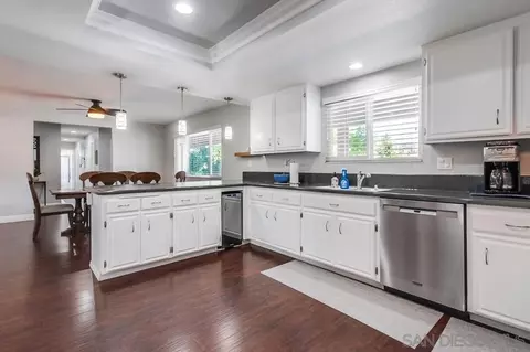 Kitchen - 5847 Jeffries Ranch Rd, Oceanside, CA 92057 photo 2 of 4