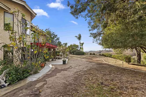 Exterior - 2109 Old Bridge Rd, Riverside, CA 92506 photo 10 of 17