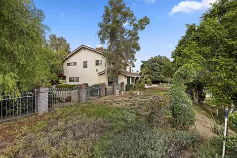 Exterior - 2109 Old Bridge Rd, Riverside, CA 92506 photo 2 of 17