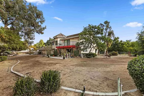 Exterior - 2109 Old Bridge Rd, Riverside, CA 92506 photo 12 of 17