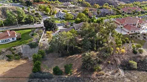 View/Area - 2109 Old Bridge Rd, Riverside, CA 92506 photo 6 of 8