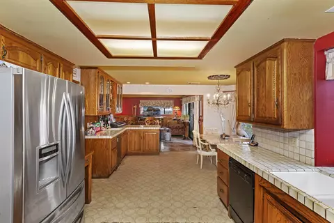 Kitchen - 2109 Old Bridge Rd, Riverside, CA 92506 photo 2 of 3